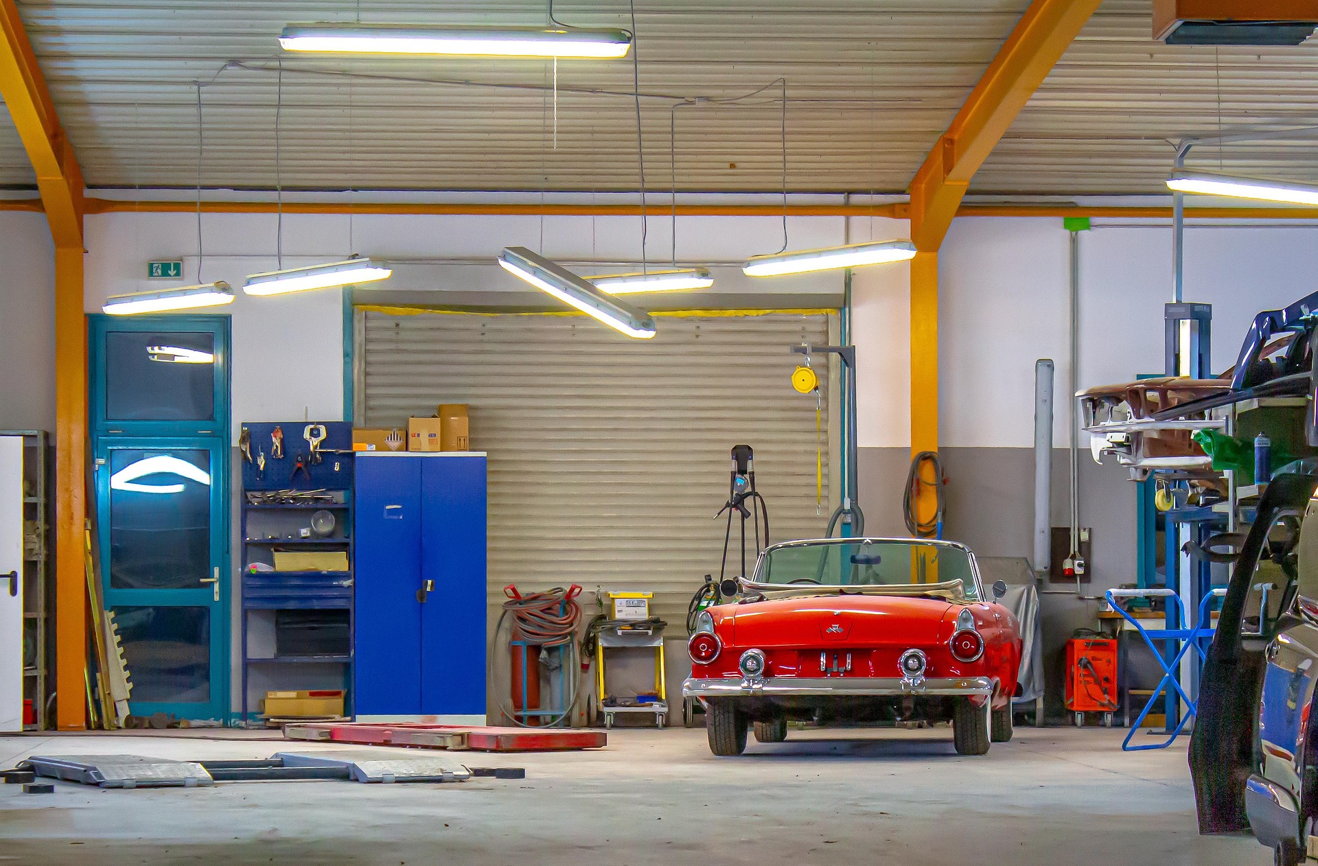 Workshop for car servicing in Wandsworth